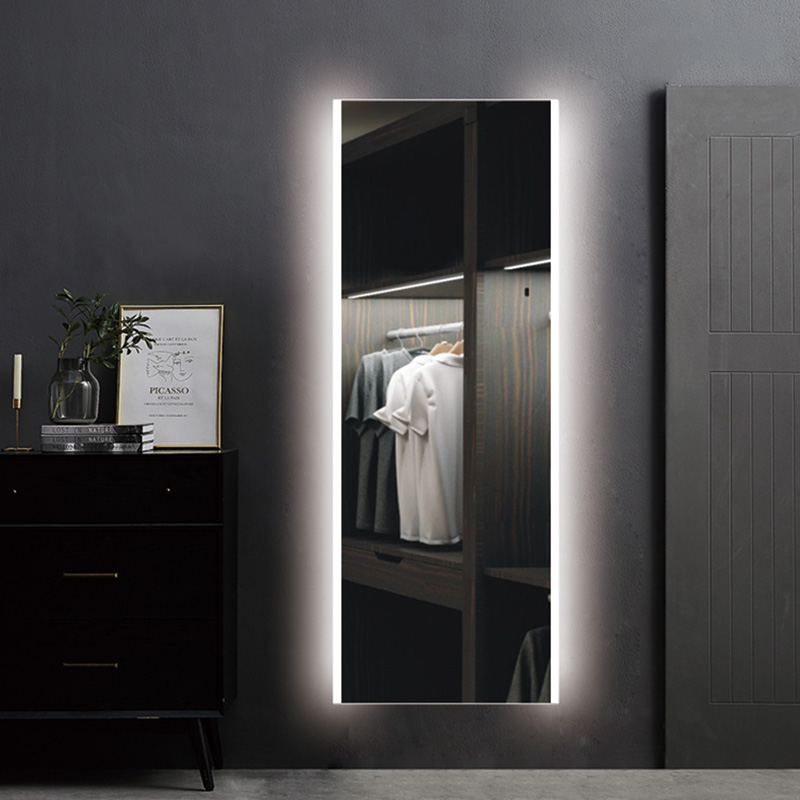 Quali sono le caratteristiche magiche degli specchi da bagno a LED intelligenti, degli specchietti a LED e degli specchi per il trucco intelligenti?